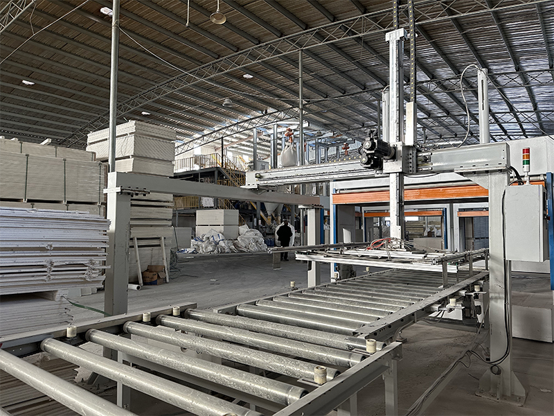 镁质风管板贴面复合生产线